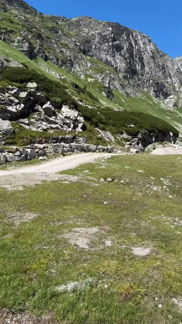 …man muss ja nicht alle Details erzählen😜

HUMOR | WANDERN | FUNNY | BERGE | URLAUB